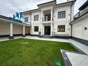 Продается 2-этажный дом − 380 м²