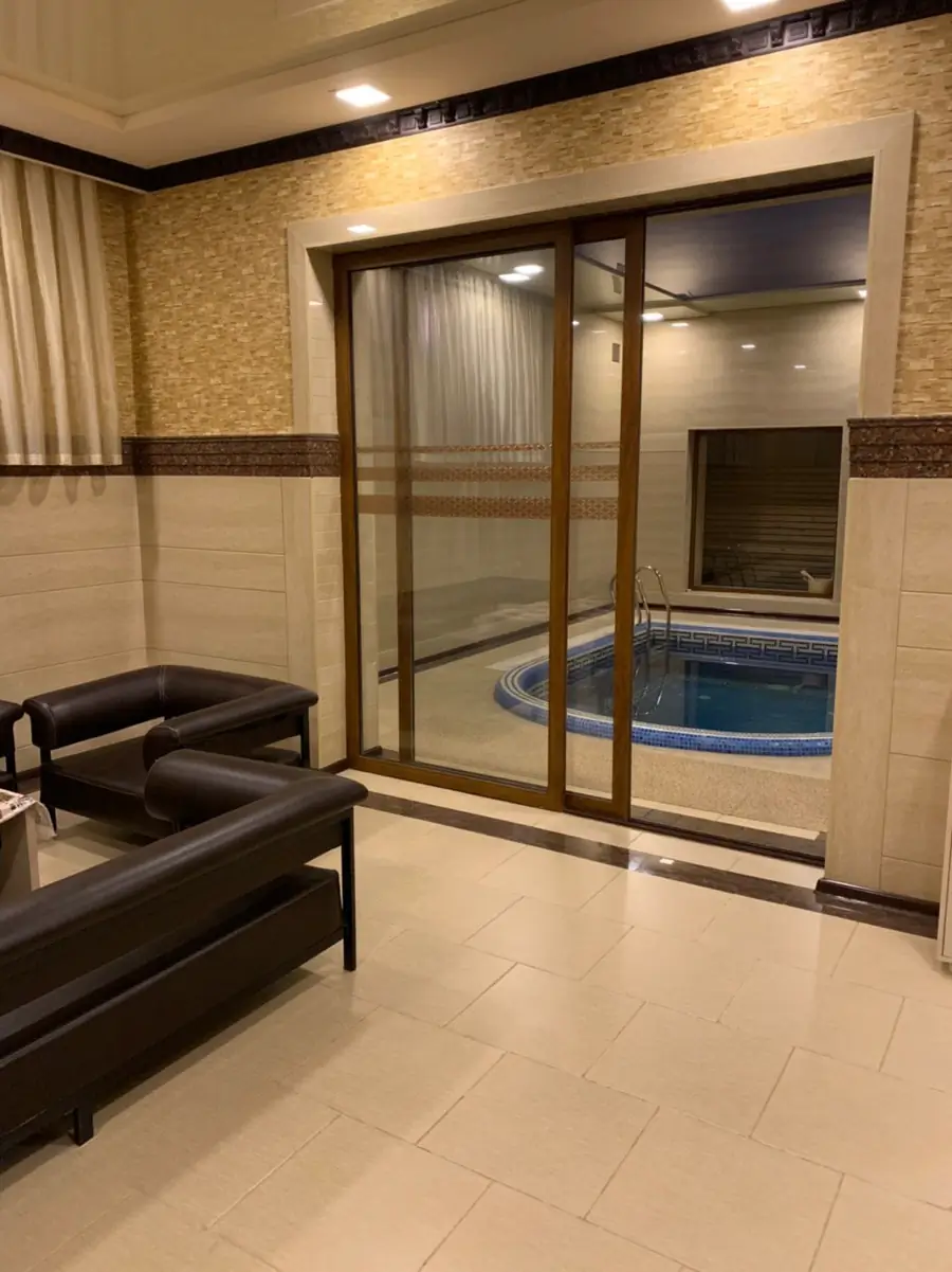 Ijaraga 4 qavatli uy − 700 m²