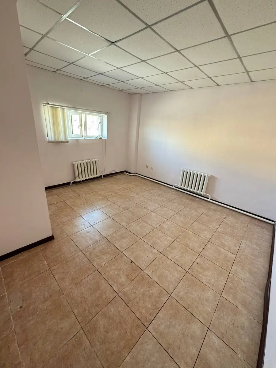 Сдается склад − 816 м²