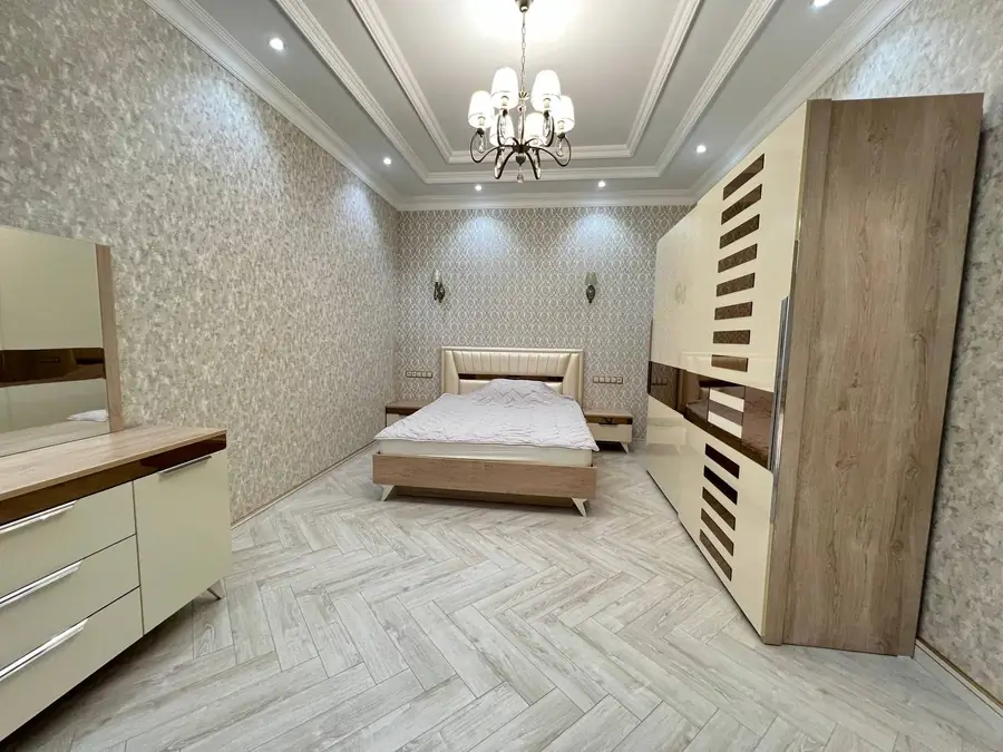 Ijaraga 4 qavatli uy − 650 m²