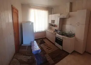 Продается 1-комнатная квартира − 30 м²