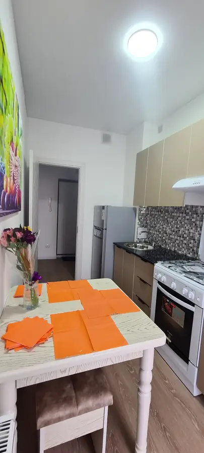 Продается 1-комнатная квартира − 28 м²