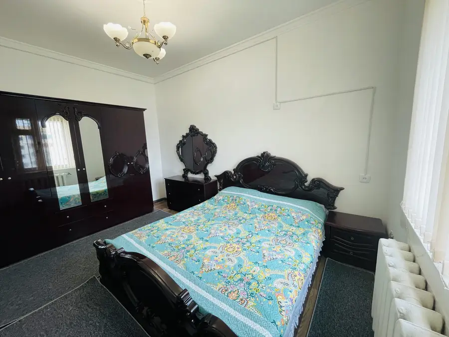 Сдается Более 5-комнатная квартира − 130 м²