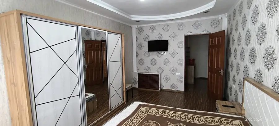 Продается 1-комнатная квартира − 43 м²