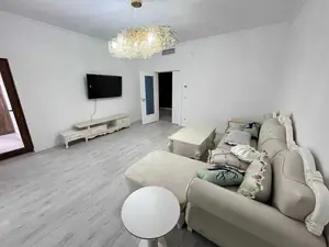 Сдается 3-комнатная квартира − 83 м²