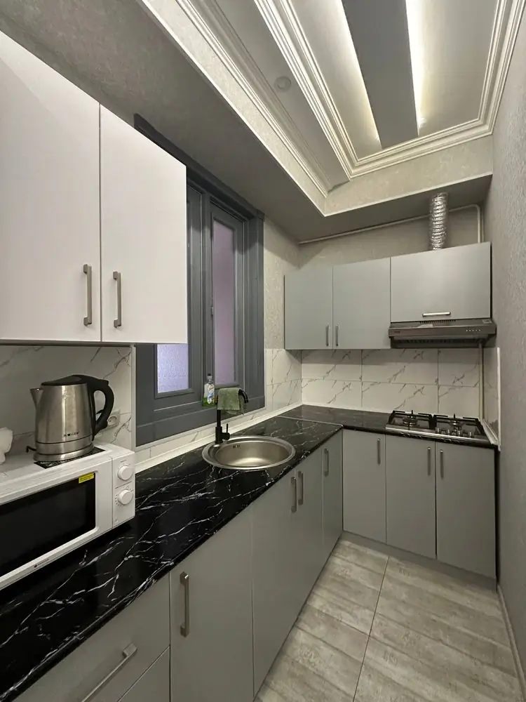 Сдается 2-комнатная квартира − 55 м²