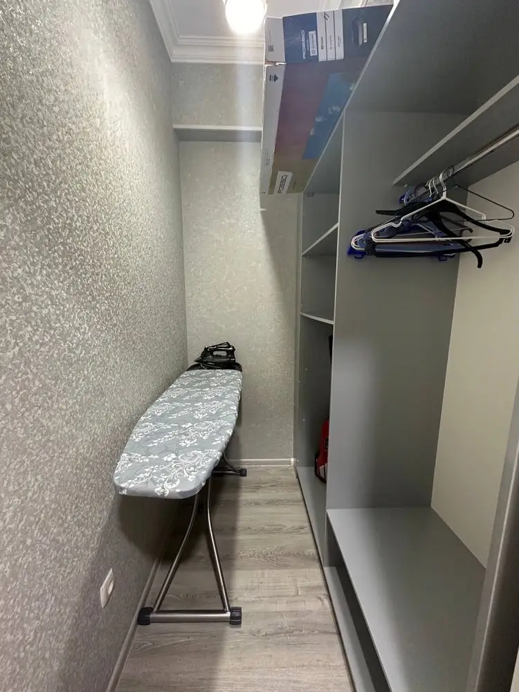 Сдается 2-комнатная квартира − 55 м²