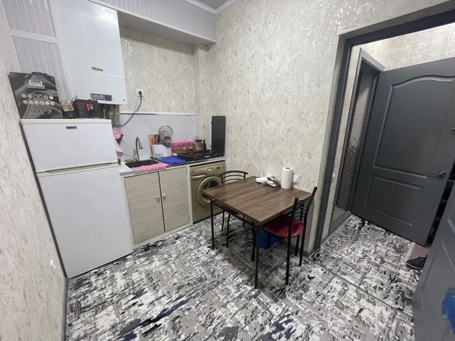 Продается 1-комнатная квартира − 30 м²