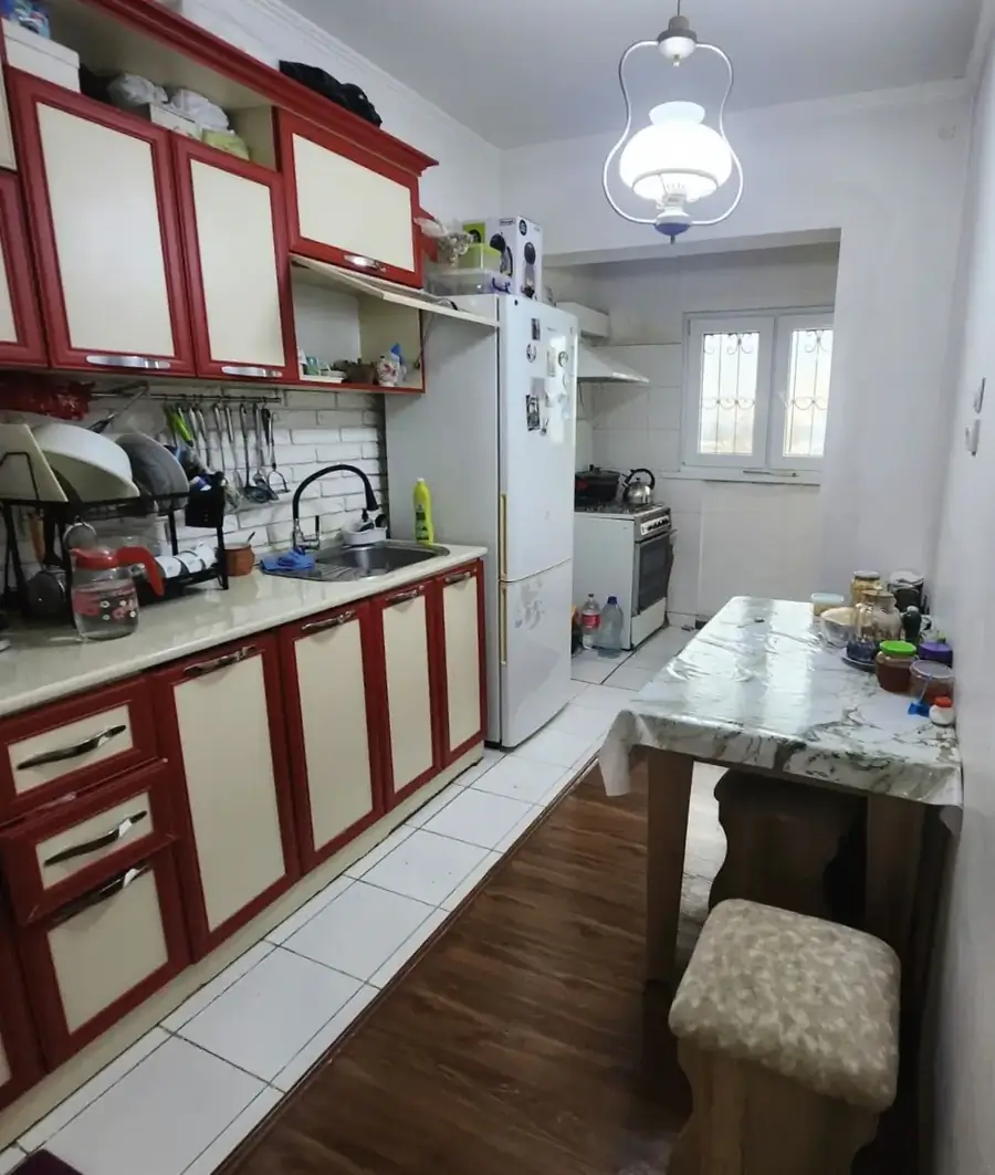 Продается 3-комнатная квартира − 69 м²