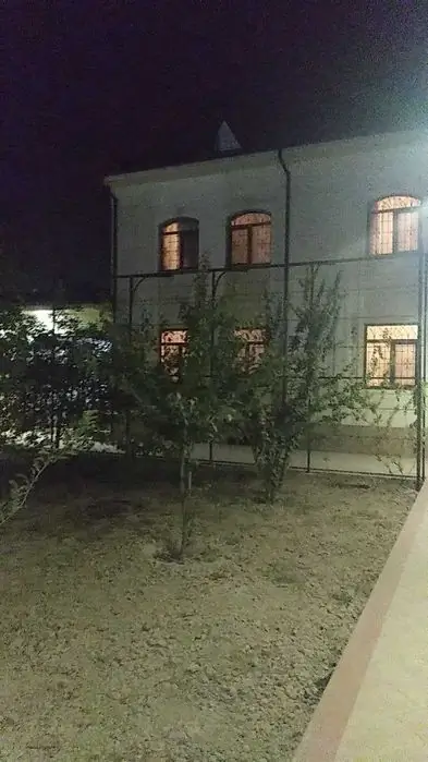 2 qavatli uy − 260 m², 10 sot.