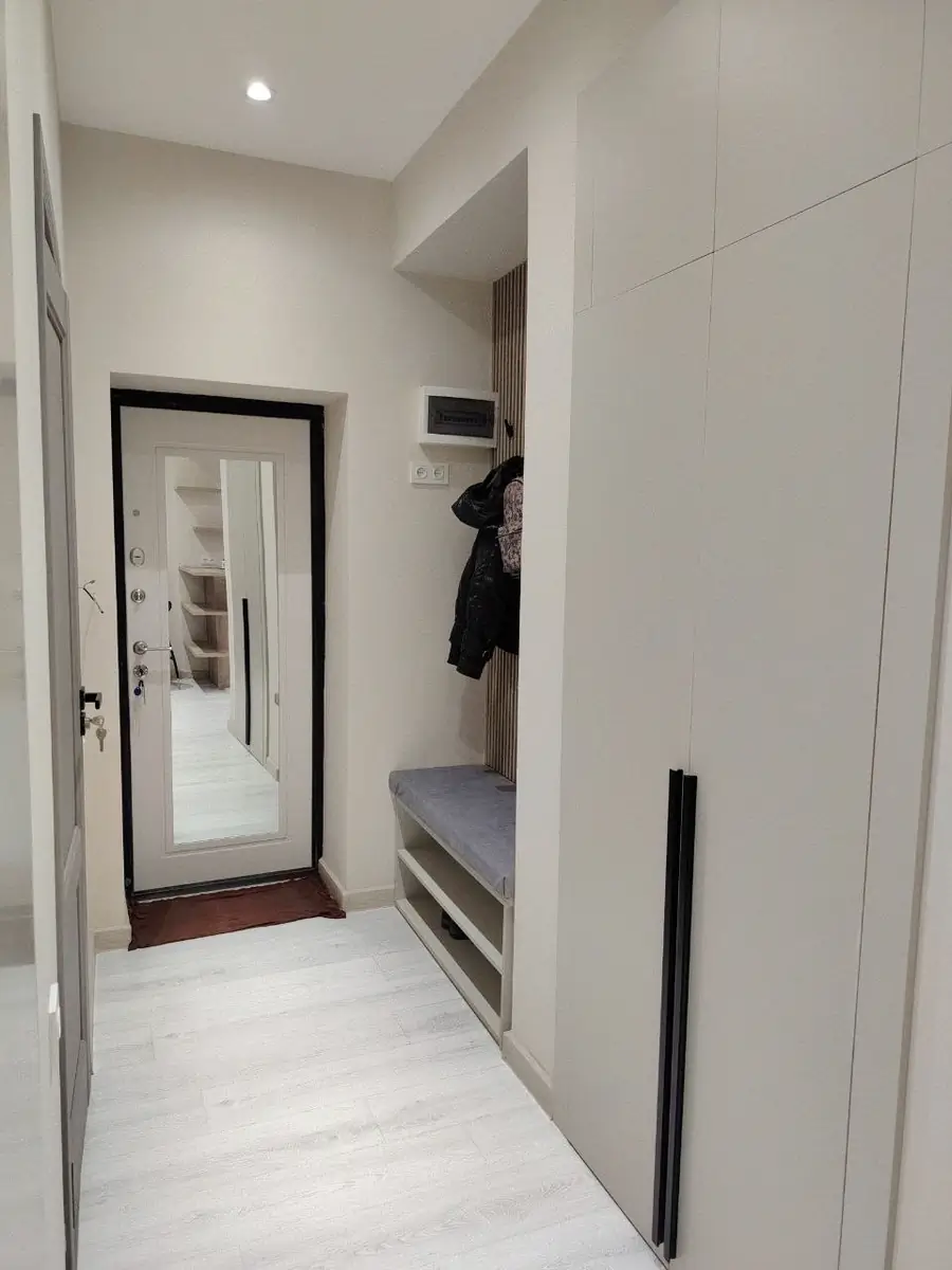 Продается 1-комнатная квартира − 33 м²