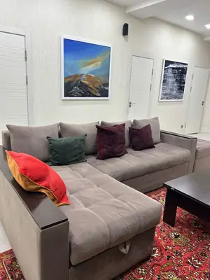 4 xonali kvartira sotiladi − 107 m²