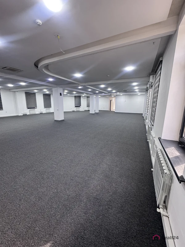 Ofis − 6000 m², 1/5 qavat