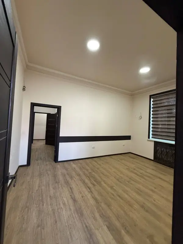 Ofis − 82 m², 1/4 qavat