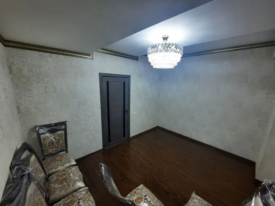 Продается 4-комнатная квартира − 141 м²