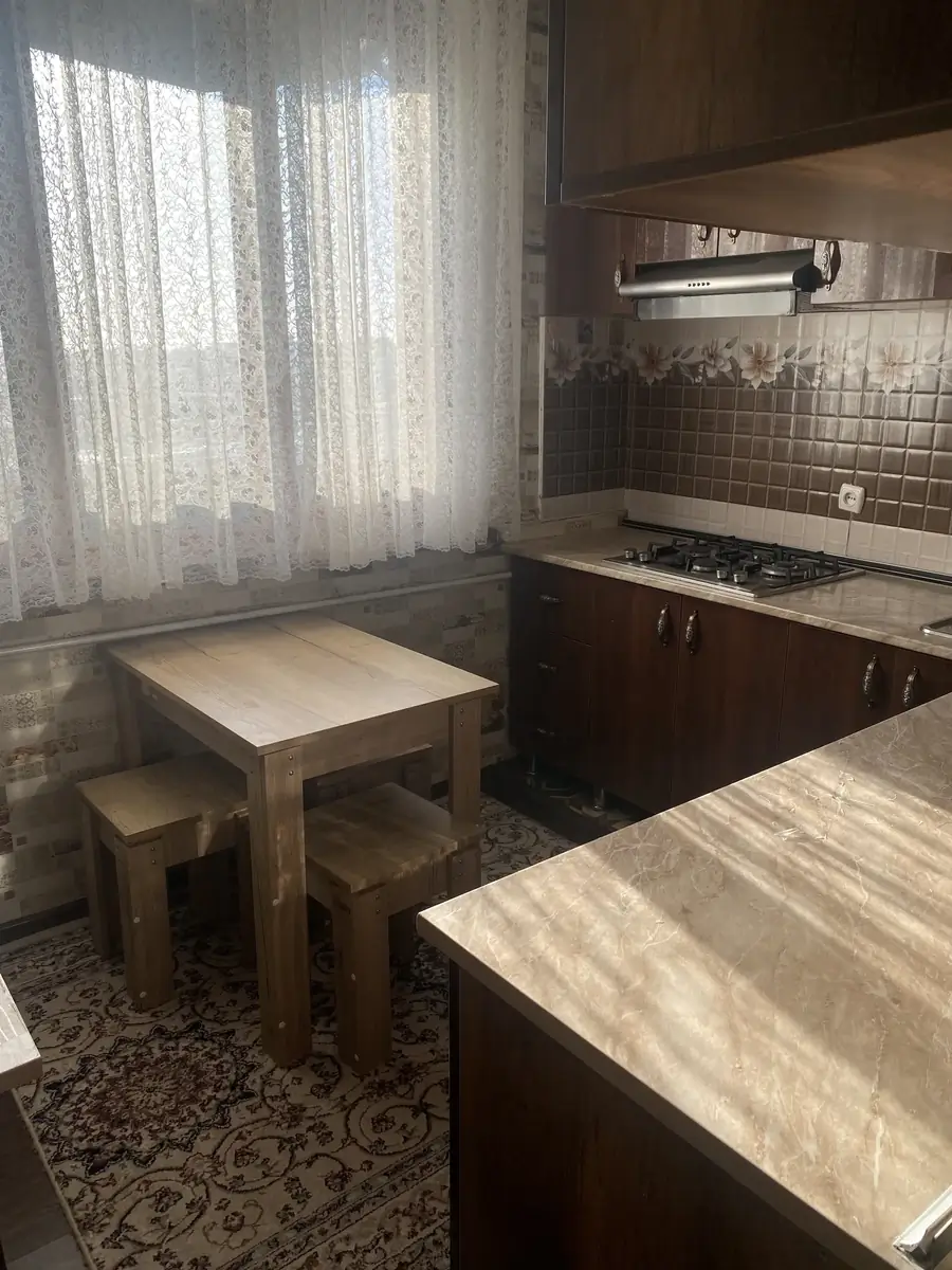 Продается 2-комнатная квартира − 65 м²