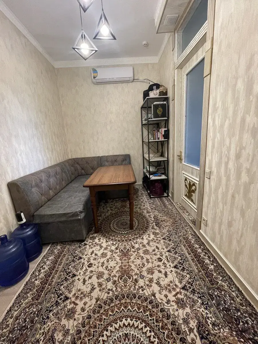 Продается 3-комнатная квартира − 90 м²