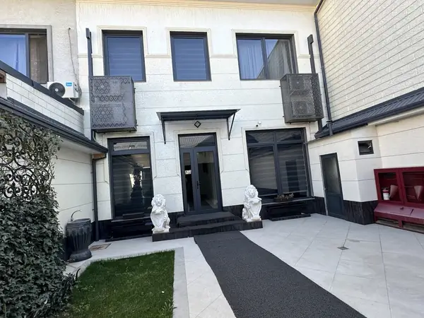 Ofis − 366 m², 3/3 qavat