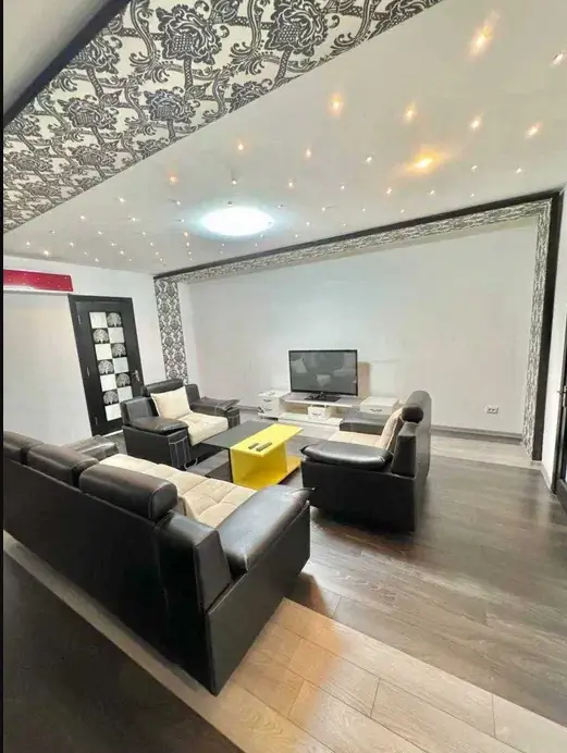 3 xonali kvartira sotiladi − 82 m²
