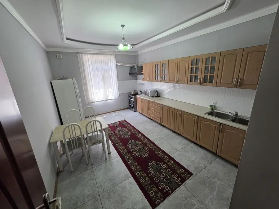 Sutkabay 2 qavatli uy − 500 m²