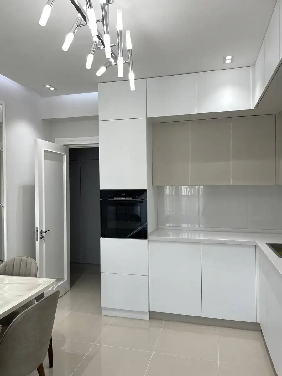 2 xonali kvartira sotiladi − 72 m²