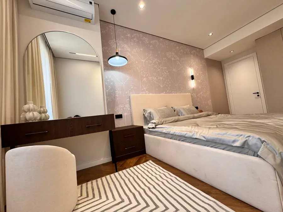 Посуточно 4-комнатная квартира − 130 м²