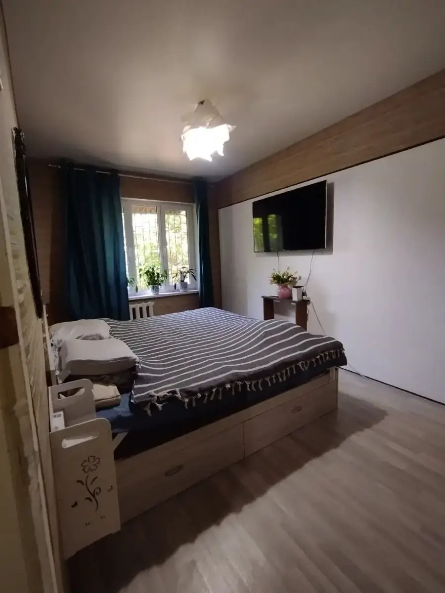 3 xonali kvartira sotiladi − 70 m²