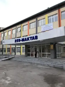 3 xonali kvartira sotiladi − 73 m²