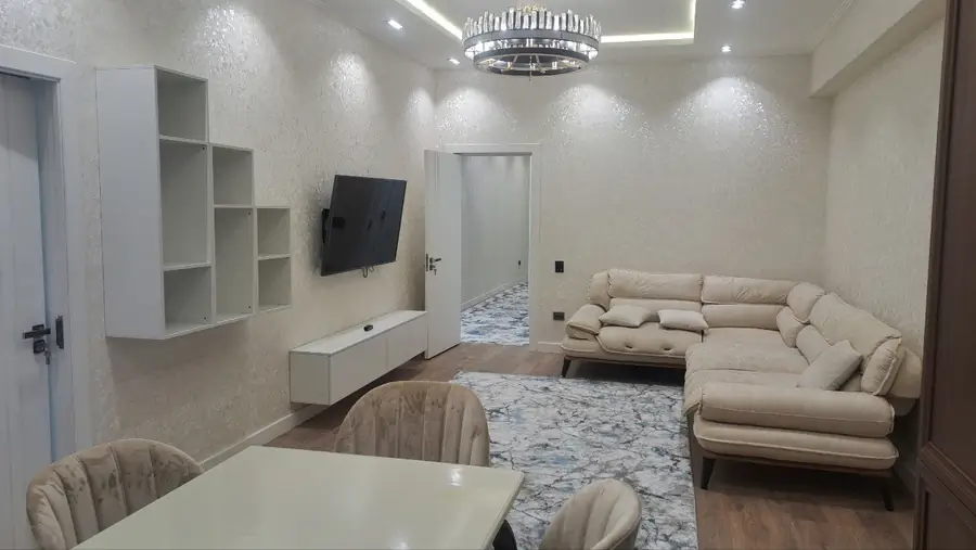 3 xonali kvartira sotiladi − 115 m²