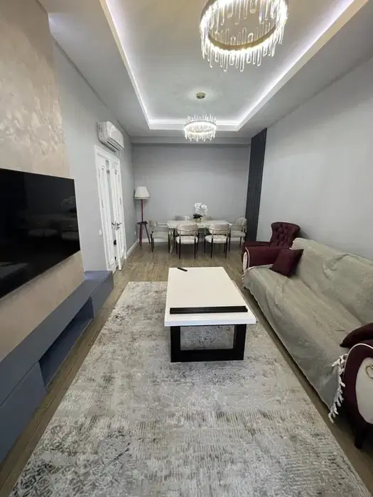 Сдается 3-комнатная квартира − 100 м²
