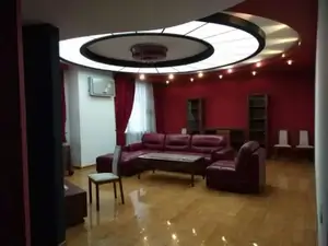 4 xonali kvartira − 150 m², 4/8 qavat