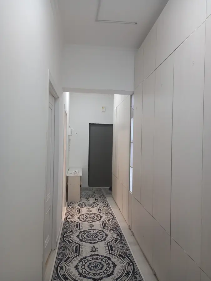 3 xonali kvartira sotiladi − 74 m²
