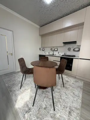 2 xonali kvartira sotiladi − 65 m²