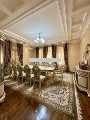 Продается 3-этажный дом − 450 м²