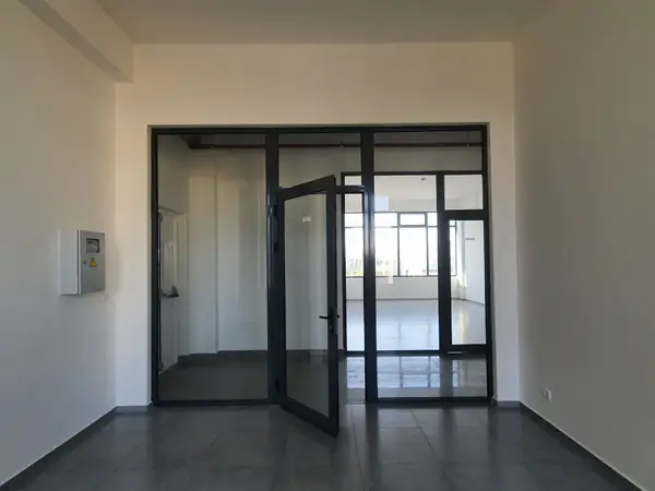 Savdo-sotiq maydoni − 26 m², 2/2 qavat