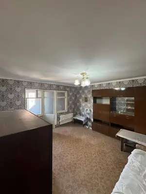 1 xonali kvartira sotiladi − 42 m²