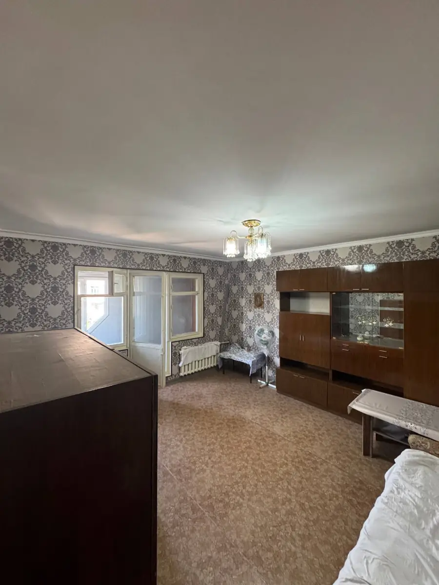 1 xonali kvartira sotiladi − 42 m²