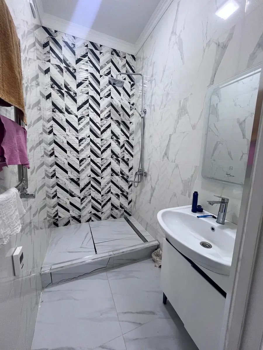 Сдается 2-комнатная квартира − 56 м²