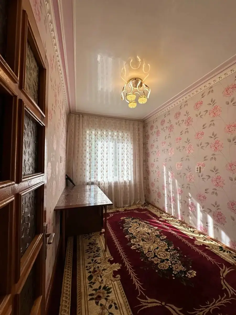 Более 5 xonali kvartira sotiladi − 98 m²