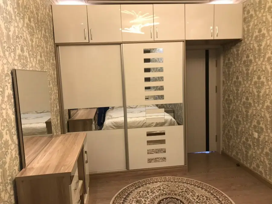 Сдается 2-комнатная квартира − 67 м²