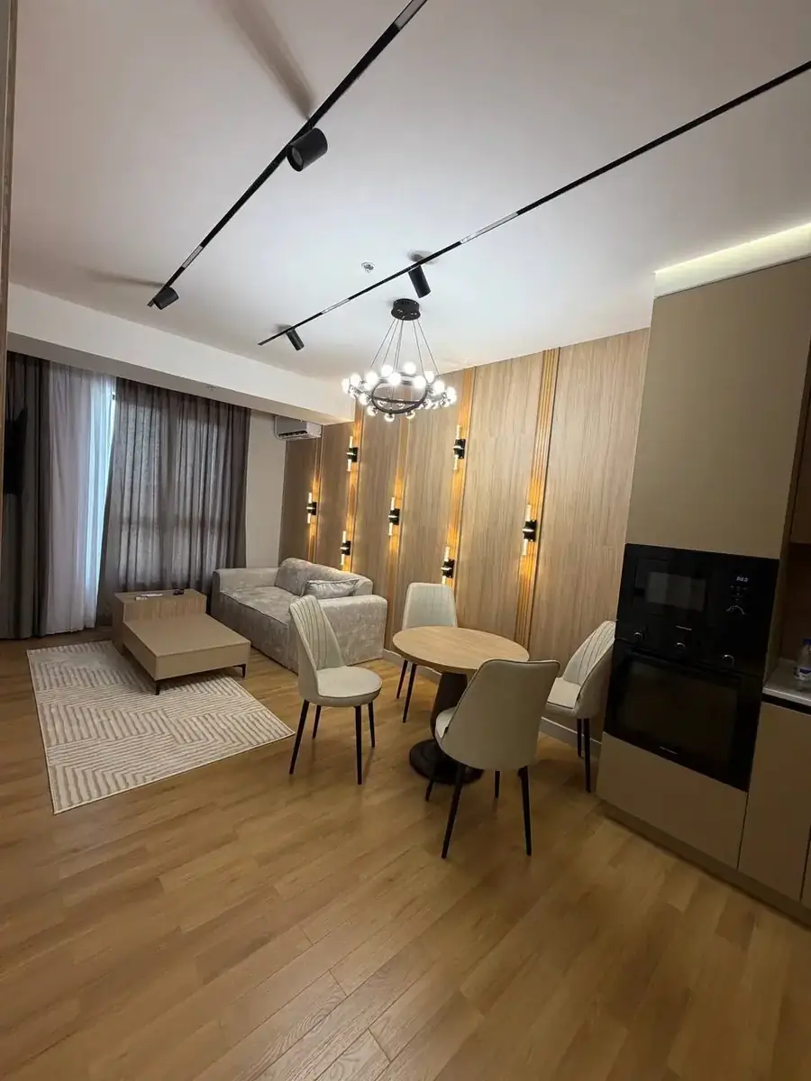 Продается 3-комнатная квартира − 76 м²