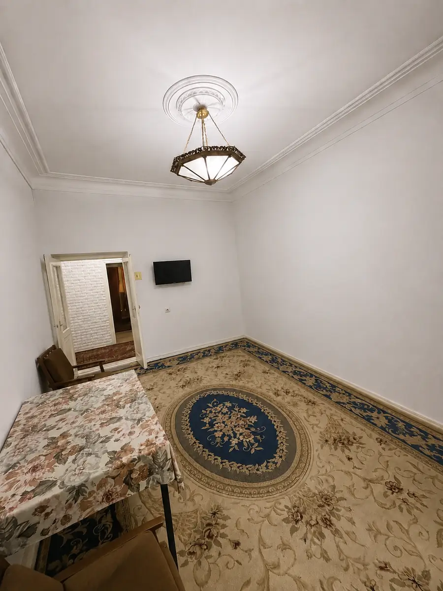 2 xonali kvartira sotiladi − 60 m²