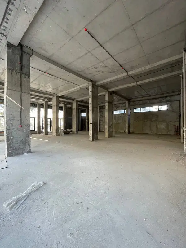 Торговое помещение − 400 м², 1/12 этаж