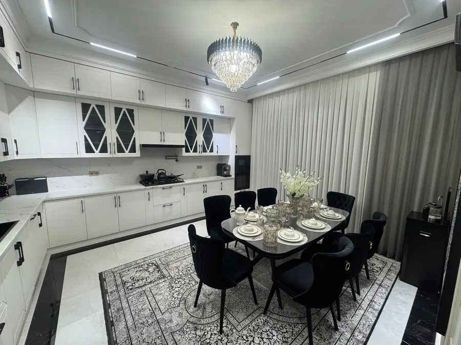 2 qavatli uy sotiladi − 380 m²