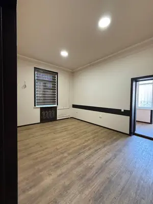 Ofis − 82 m², 1/4 qavat