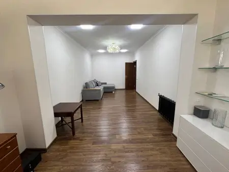 2-комнатная квартира − 57 м², 3/5 этаж