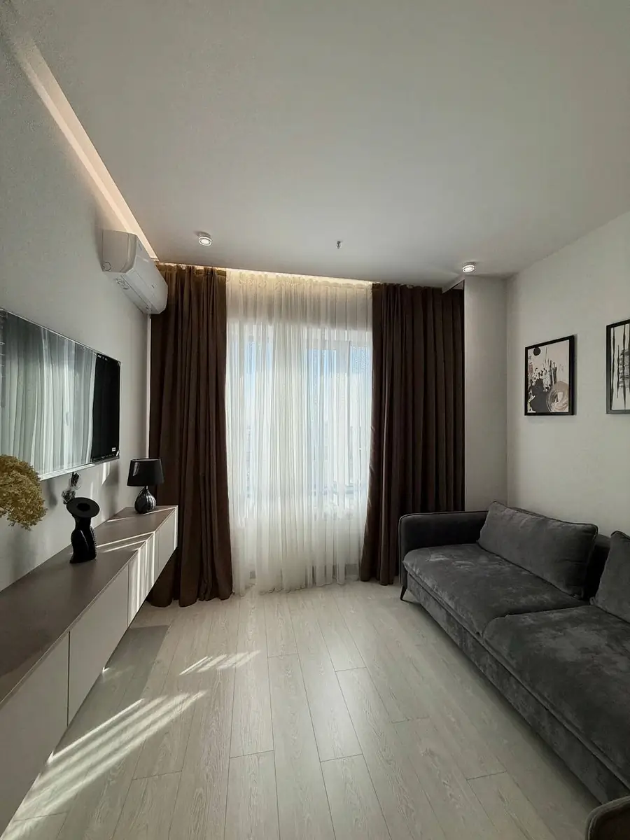 Сдается 2-комнатная квартира − 50 м²