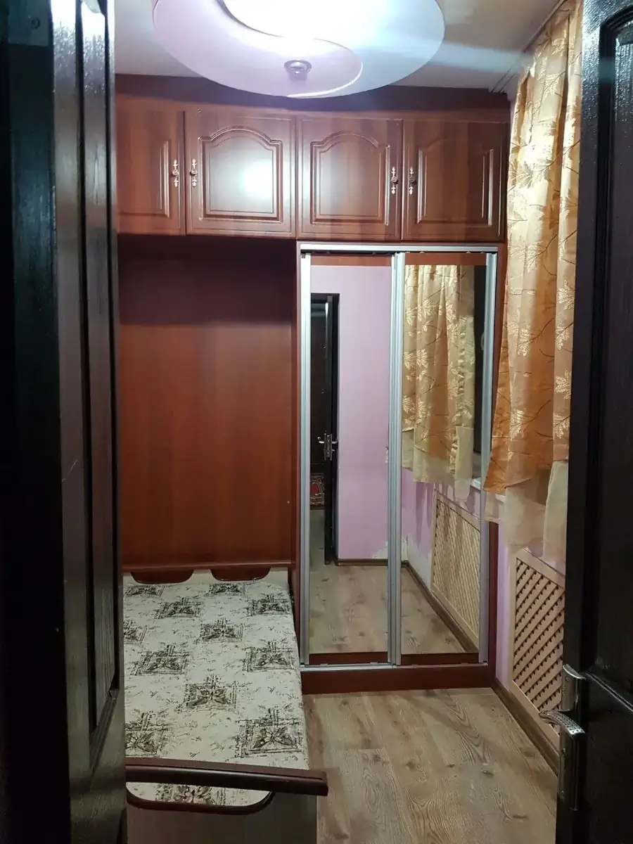 Продается 3-комнатная квартира − 59 м²