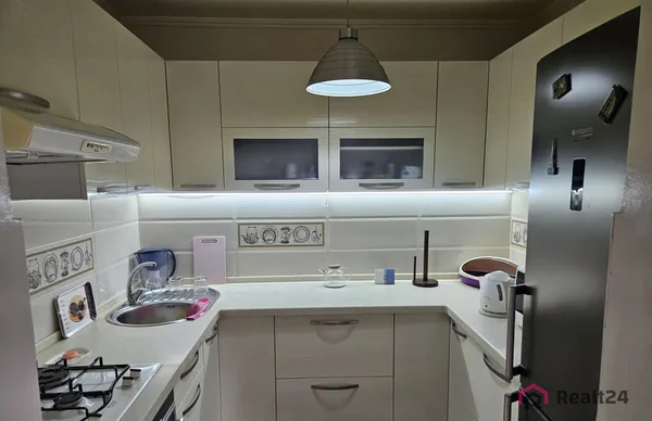 3-комнатная квартира − 80 м², 4/5 этаж