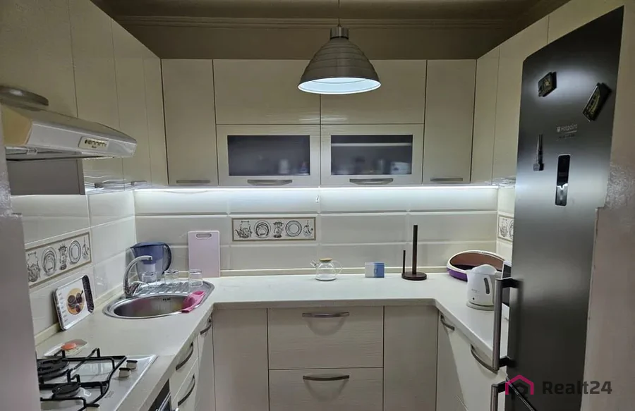 Сдается 3-комнатная квартира − 80 м²